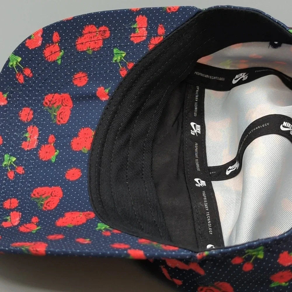 Nike SB 5 Panel Hat Cap OSFM Skateboarding Roses Floral Strapback All Over Print